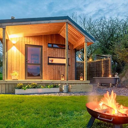 Luxury Glamping Cabin With Outdoor Bath On Cornish Flower Farm Truro Eksteriør billede