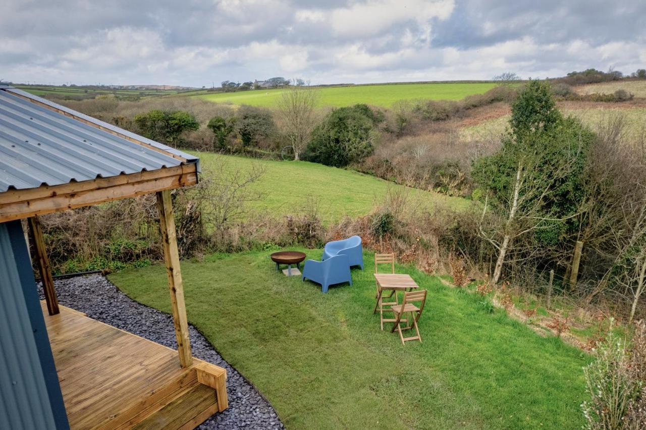 Luxury Glamping Cabin With Outdoor Bath On Cornish Flower Farm Truro Eksteriør billede