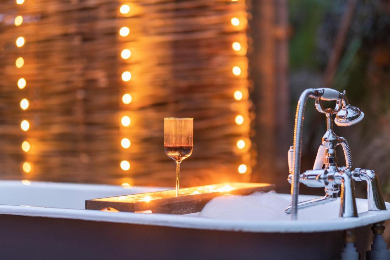 Luxury Glamping Cabin With Outdoor Bath On Cornish Flower Farm Truro Eksteriør billede