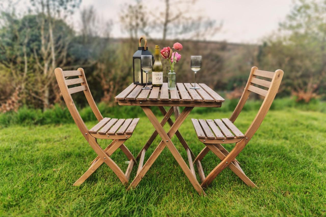Luxury Glamping Cabin With Outdoor Bath On Cornish Flower Farm Truro Eksteriør billede