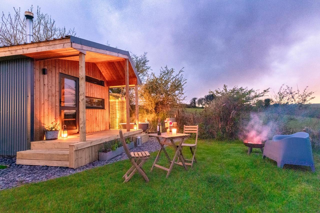 Luxury Glamping Cabin With Outdoor Bath On Cornish Flower Farm Truro Eksteriør billede