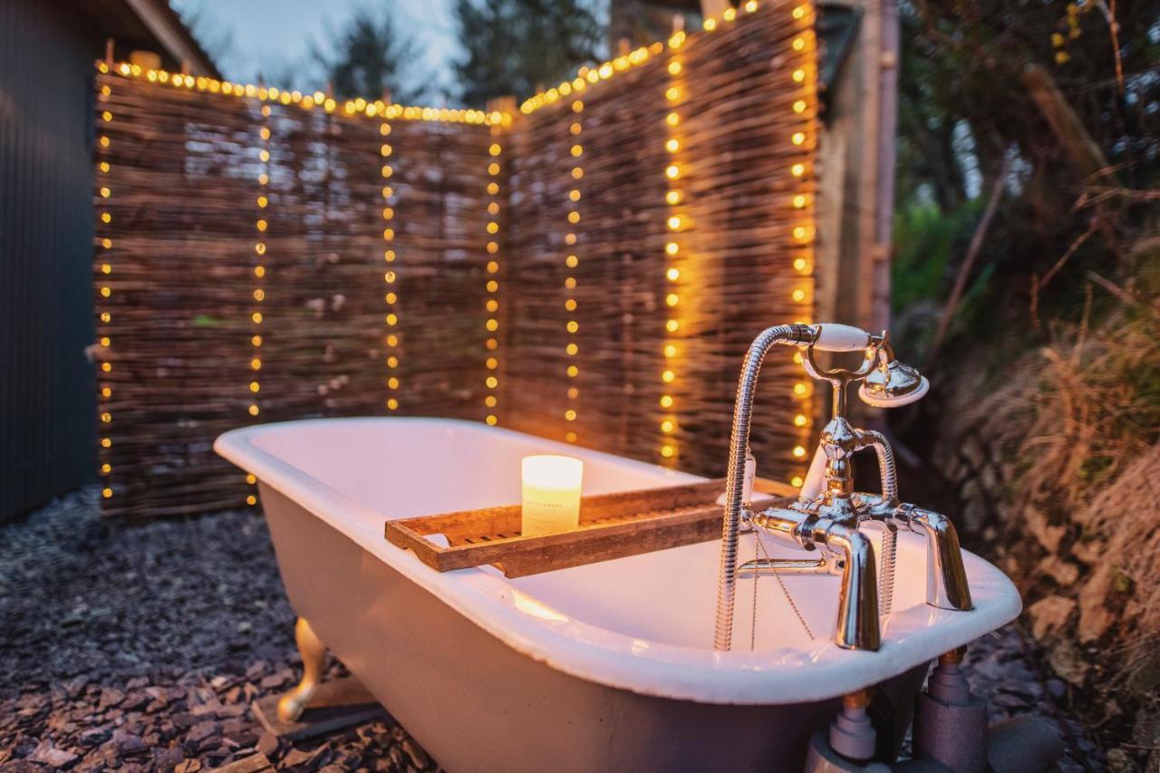 Luxury Glamping Cabin With Outdoor Bath On Cornish Flower Farm Truro Eksteriør billede