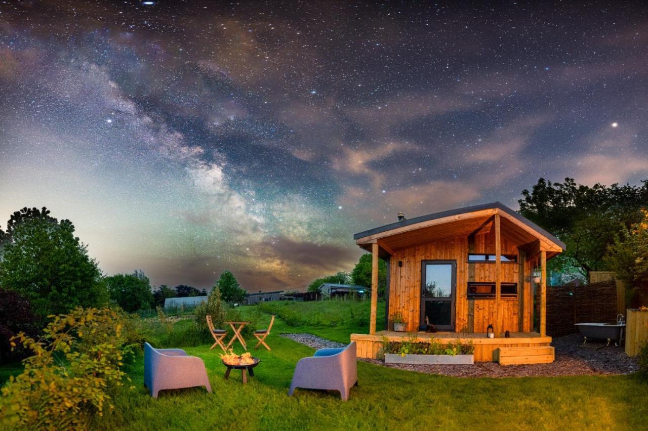 Luxury Glamping Cabin With Outdoor Bath On Cornish Flower Farm Truro Eksteriør billede