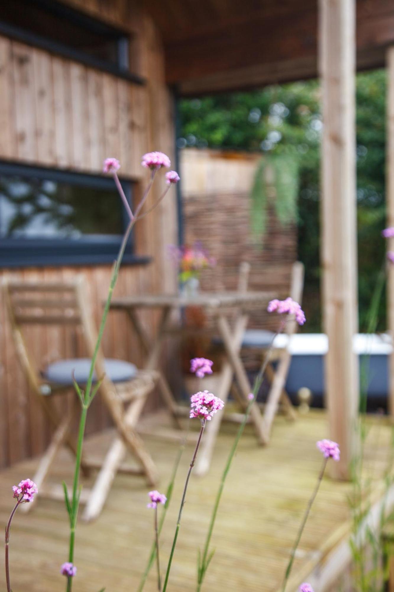 Luxury Glamping Cabin With Outdoor Bath On Cornish Flower Farm Truro Eksteriør billede
