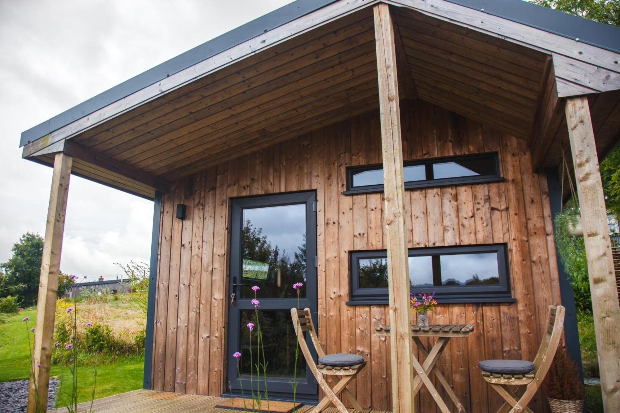 Luxury Glamping Cabin With Outdoor Bath On Cornish Flower Farm Truro Eksteriør billede