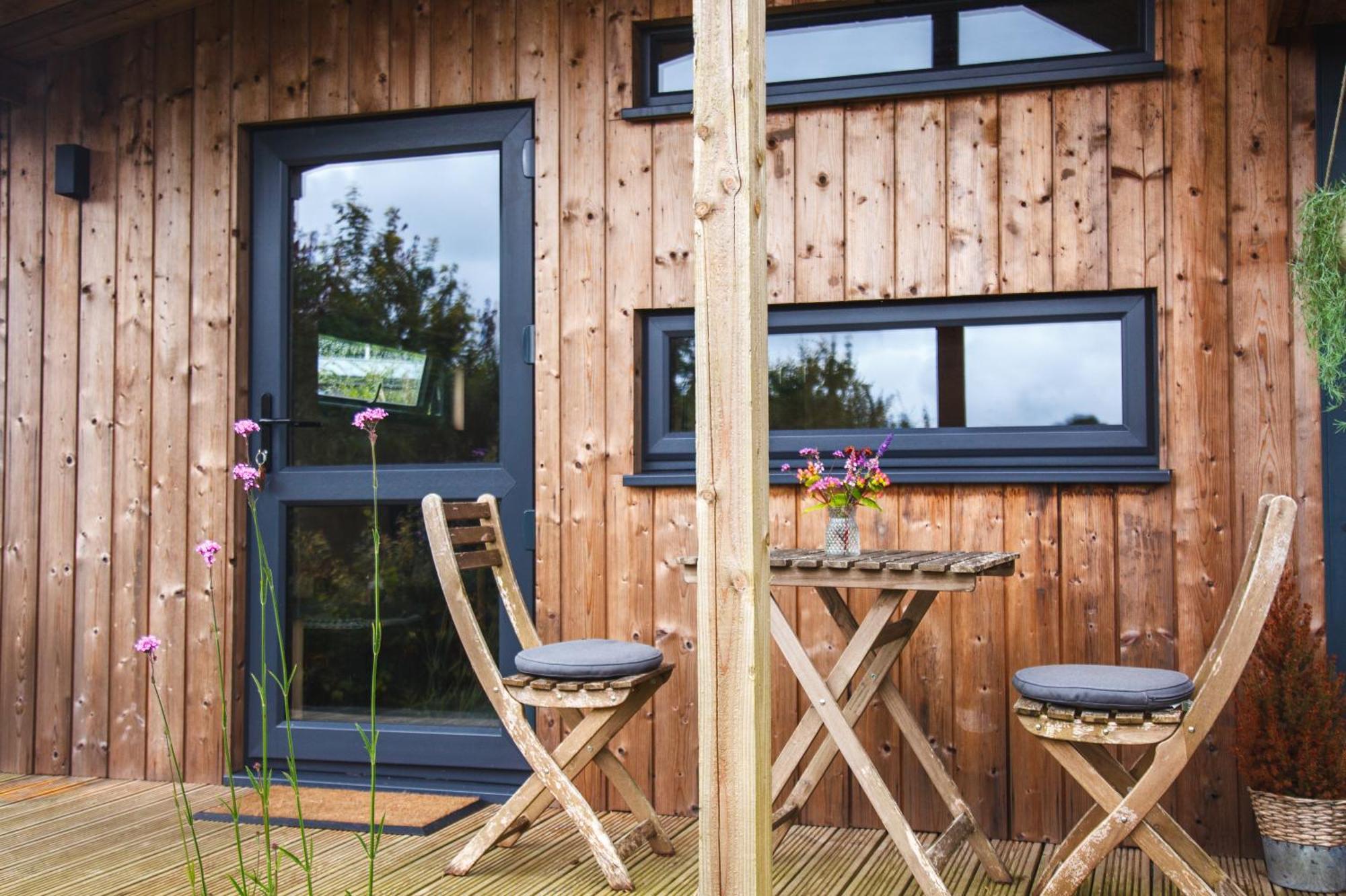 Luxury Glamping Cabin With Outdoor Bath On Cornish Flower Farm Truro Eksteriør billede