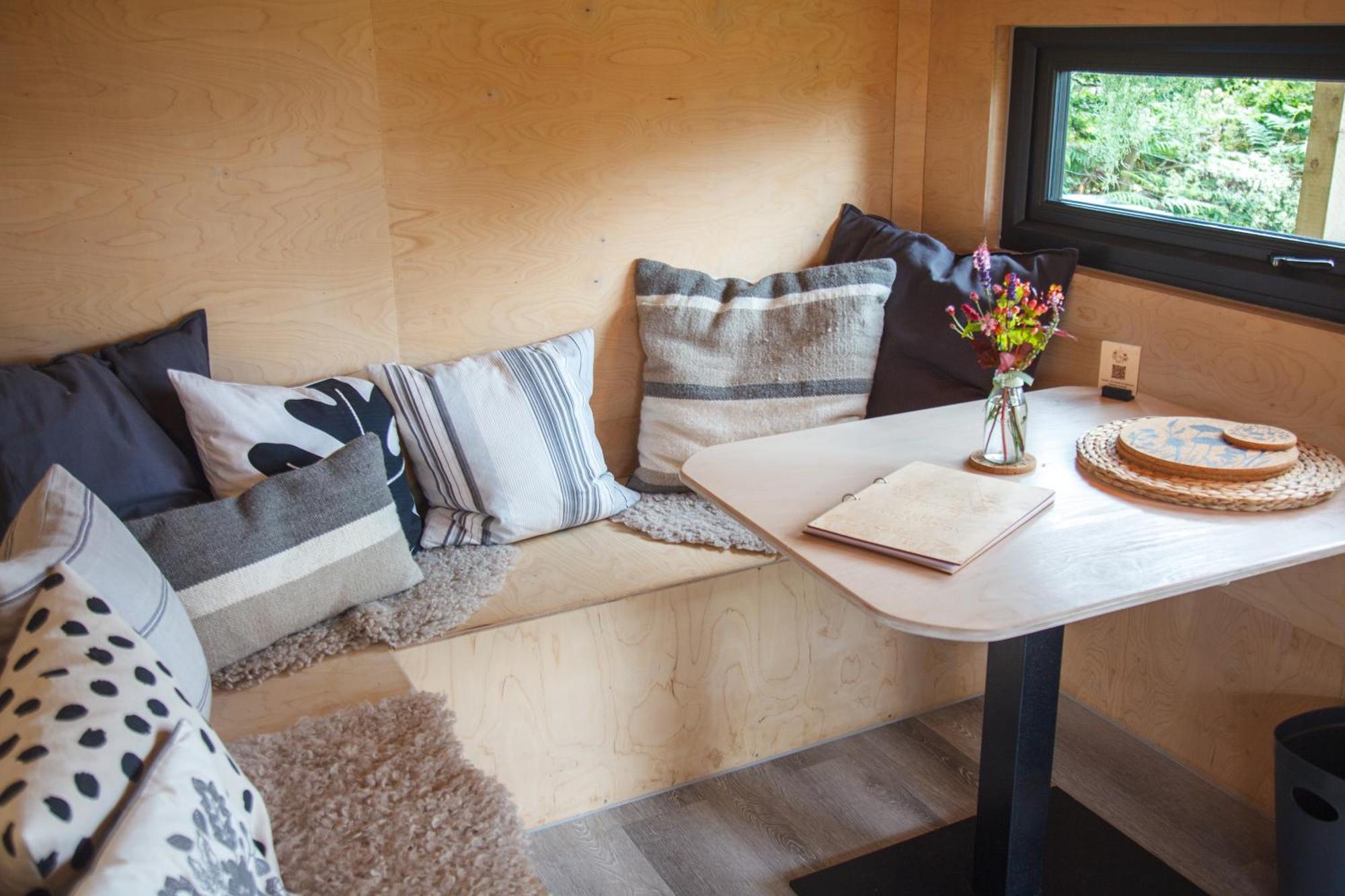 Luxury Glamping Cabin With Outdoor Bath On Cornish Flower Farm Truro Eksteriør billede