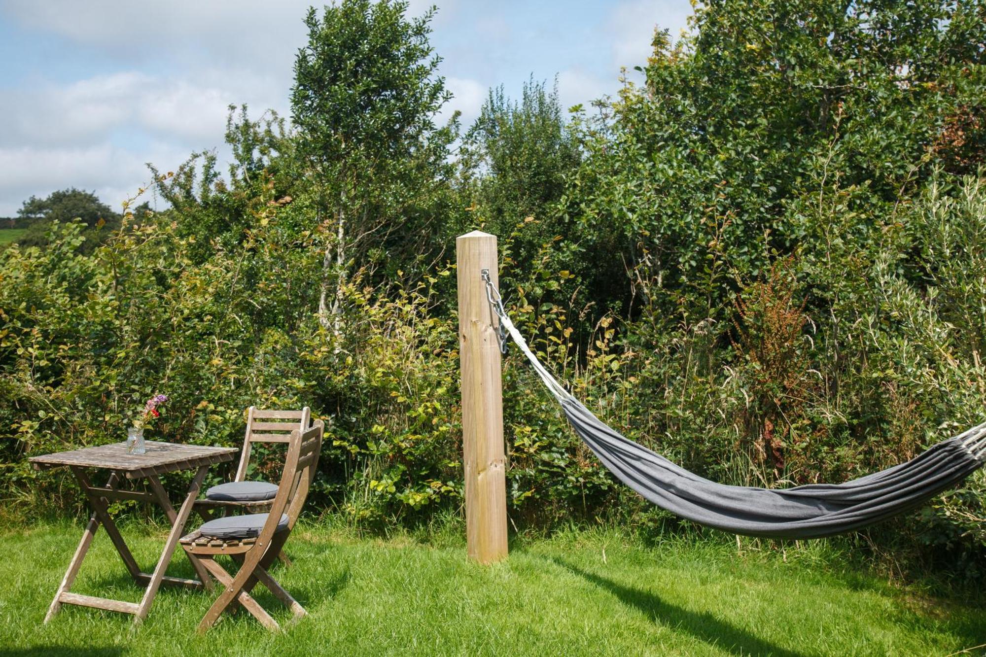 Luxury Glamping Cabin With Outdoor Bath On Cornish Flower Farm Truro Eksteriør billede