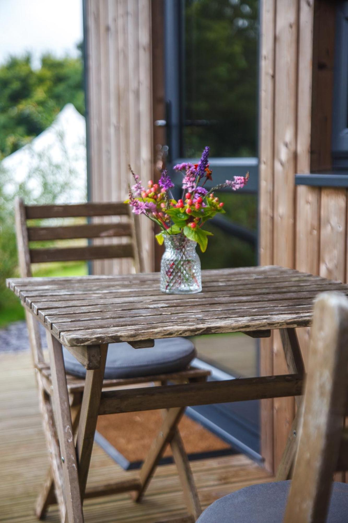 Luxury Glamping Cabin With Outdoor Bath On Cornish Flower Farm Truro Eksteriør billede